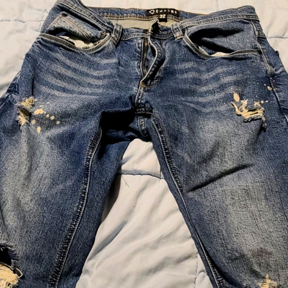 Empire distressed jeans